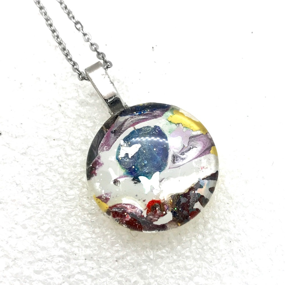 Handmade pendant with hand painted glass dome NSN round 20mm tray in bag
